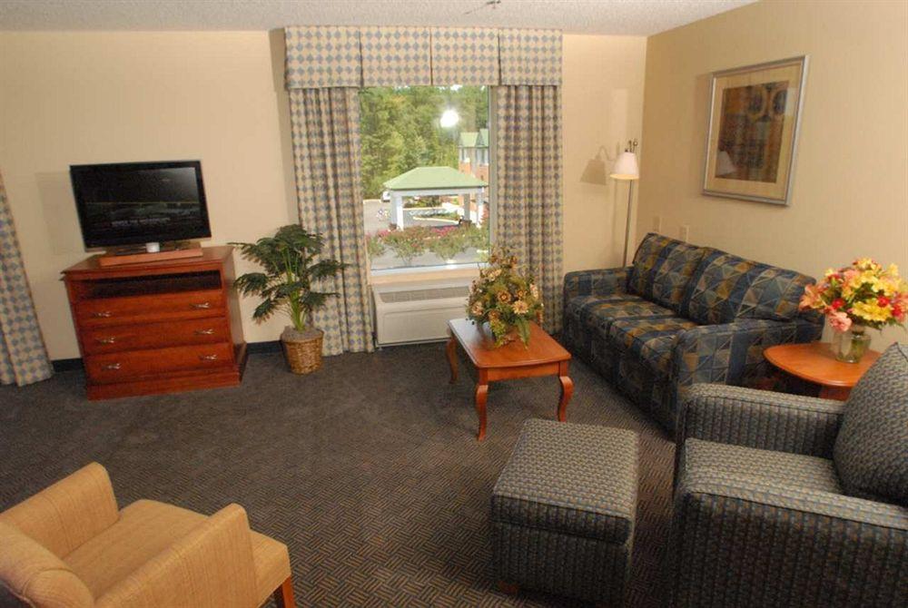 Hampton Inn Gloucester Buitenkant foto