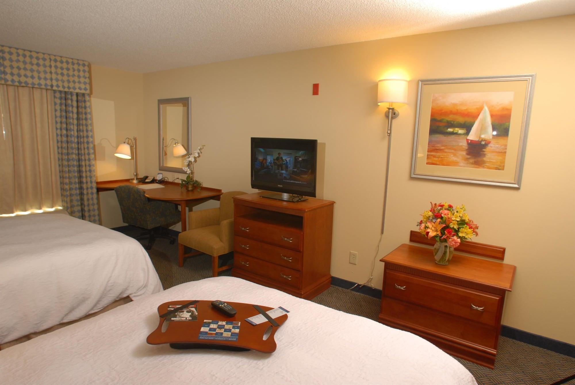 Hampton Inn Gloucester Buitenkant foto