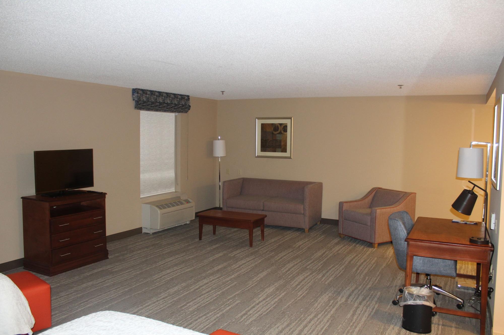 Hampton Inn Gloucester Buitenkant foto