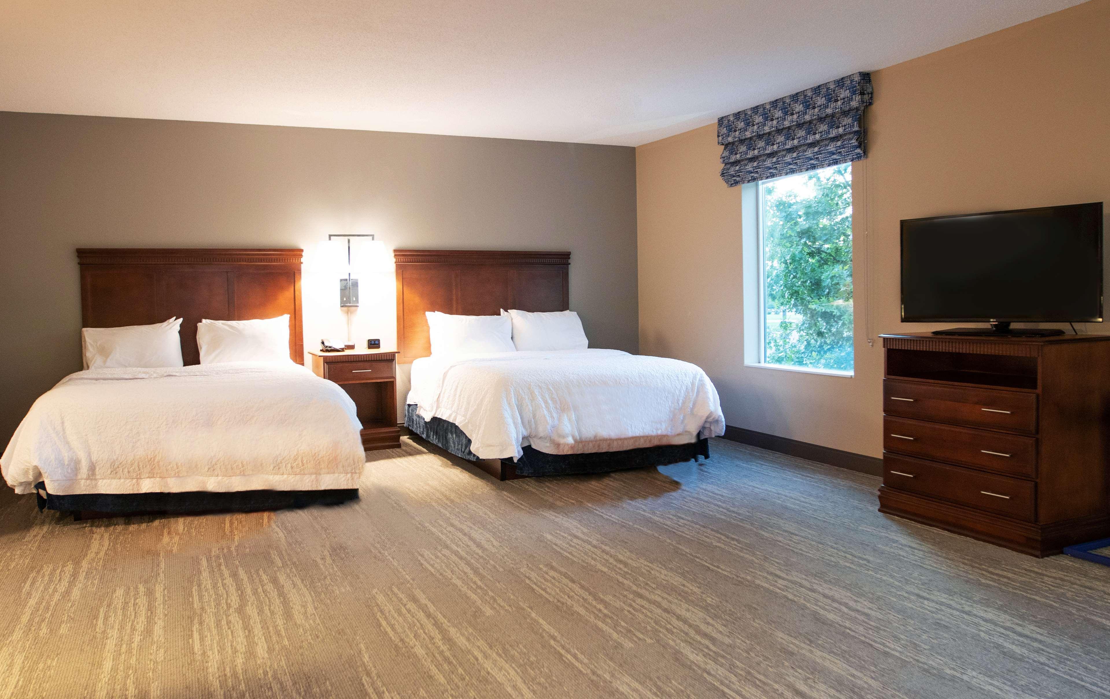 Hampton Inn Gloucester Buitenkant foto