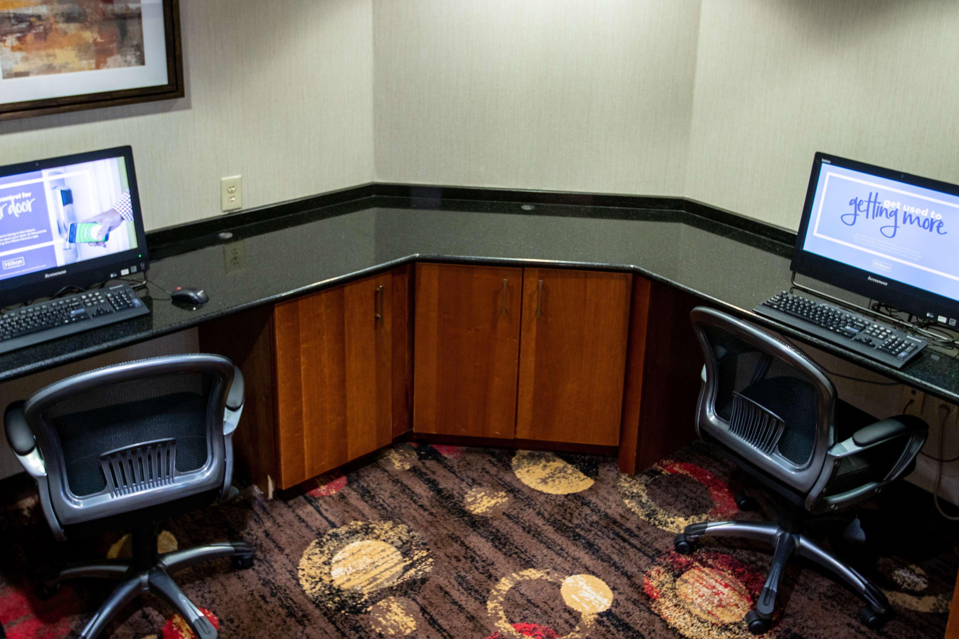 Hampton Inn Gloucester Buitenkant foto
