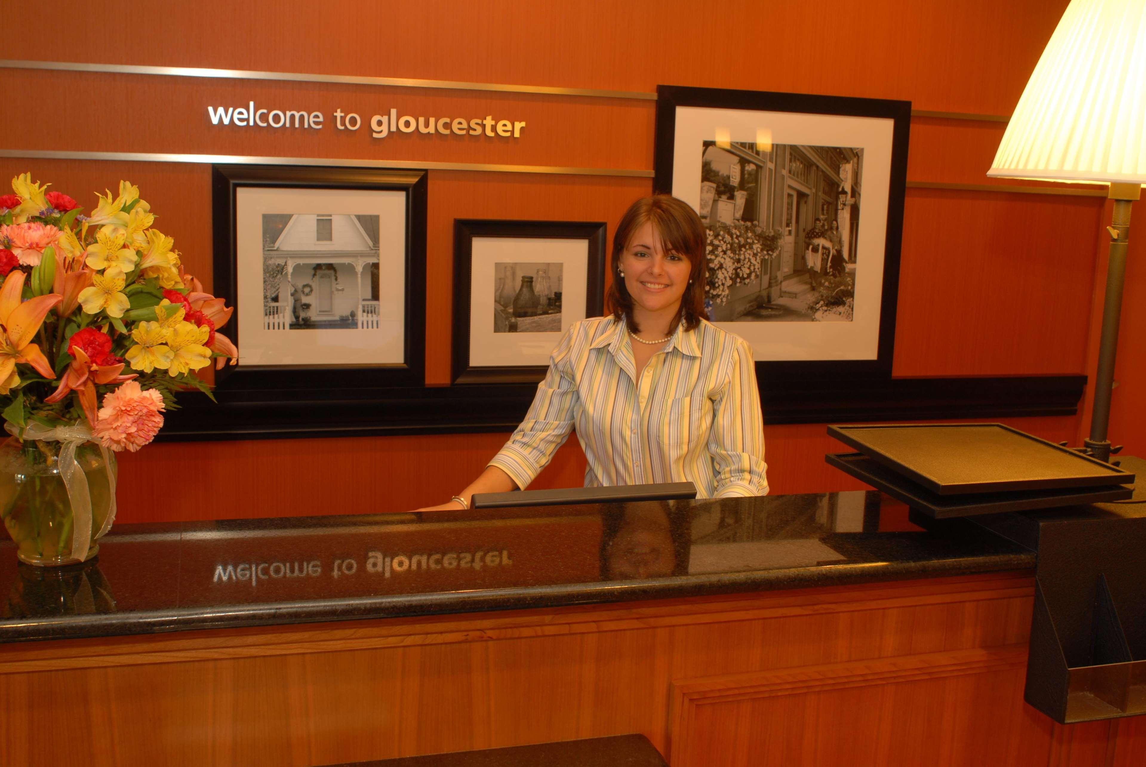 Hampton Inn Gloucester Buitenkant foto