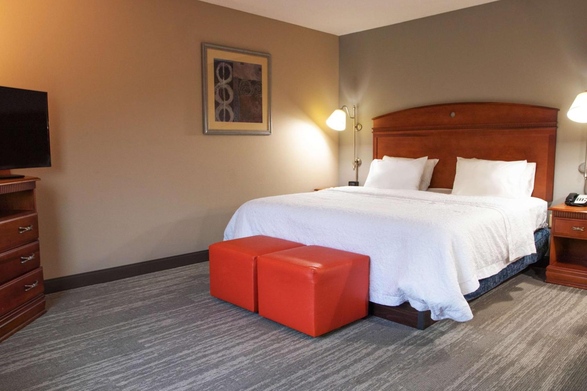 Hampton Inn Gloucester Buitenkant foto