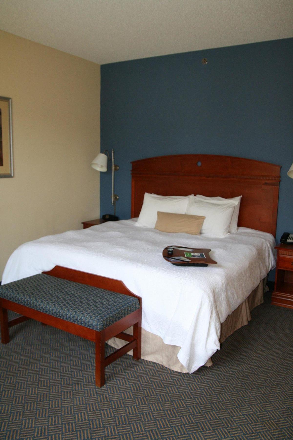 Hampton Inn Gloucester Buitenkant foto